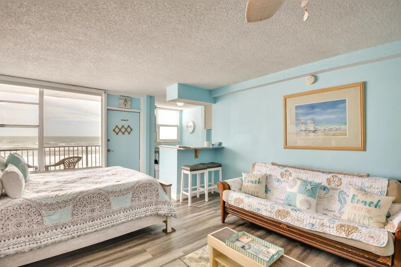 Apartment Updated Daytona Beach Oceanfront Studio!