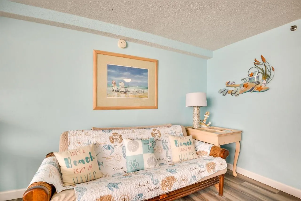 Apartment Updated Daytona Beach Oceanfront Studio!